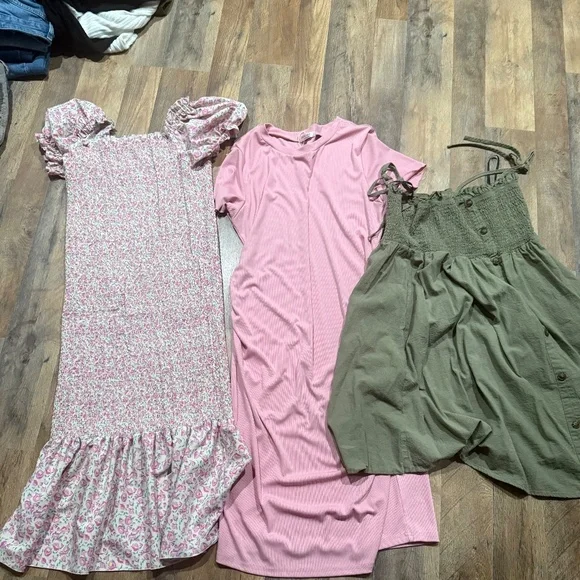 Maternity Clothes Lot - Picture 4 of 8